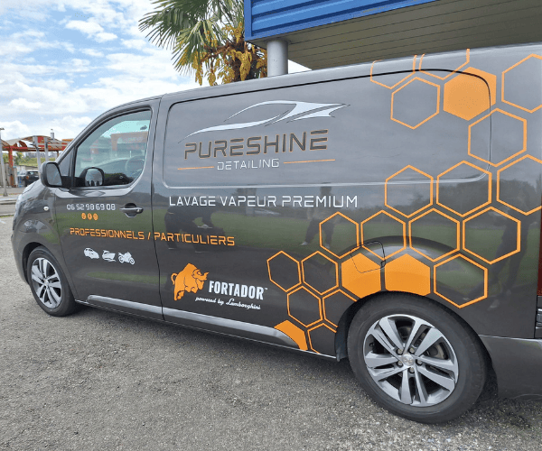 camion floqué par l'agence de communication publimix à lannemezan